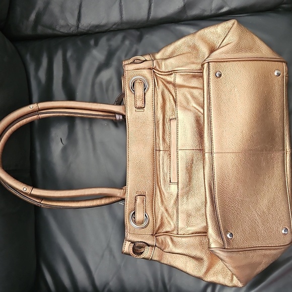 B. Makowsky Pewter Gold Metallic Leather Bag Purse Satchel Handles - Picture 2 of 13